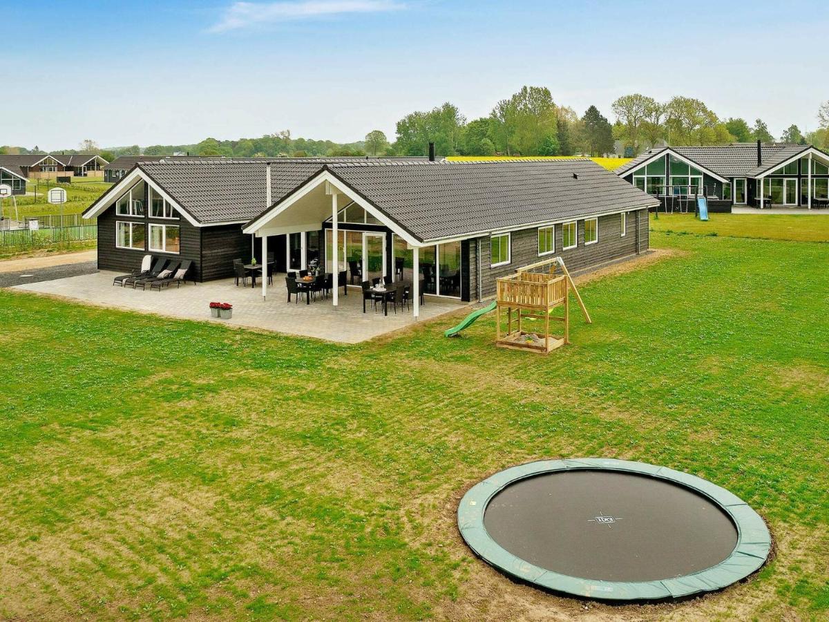 18 Person Holiday Home In Bogense Extérieur photo