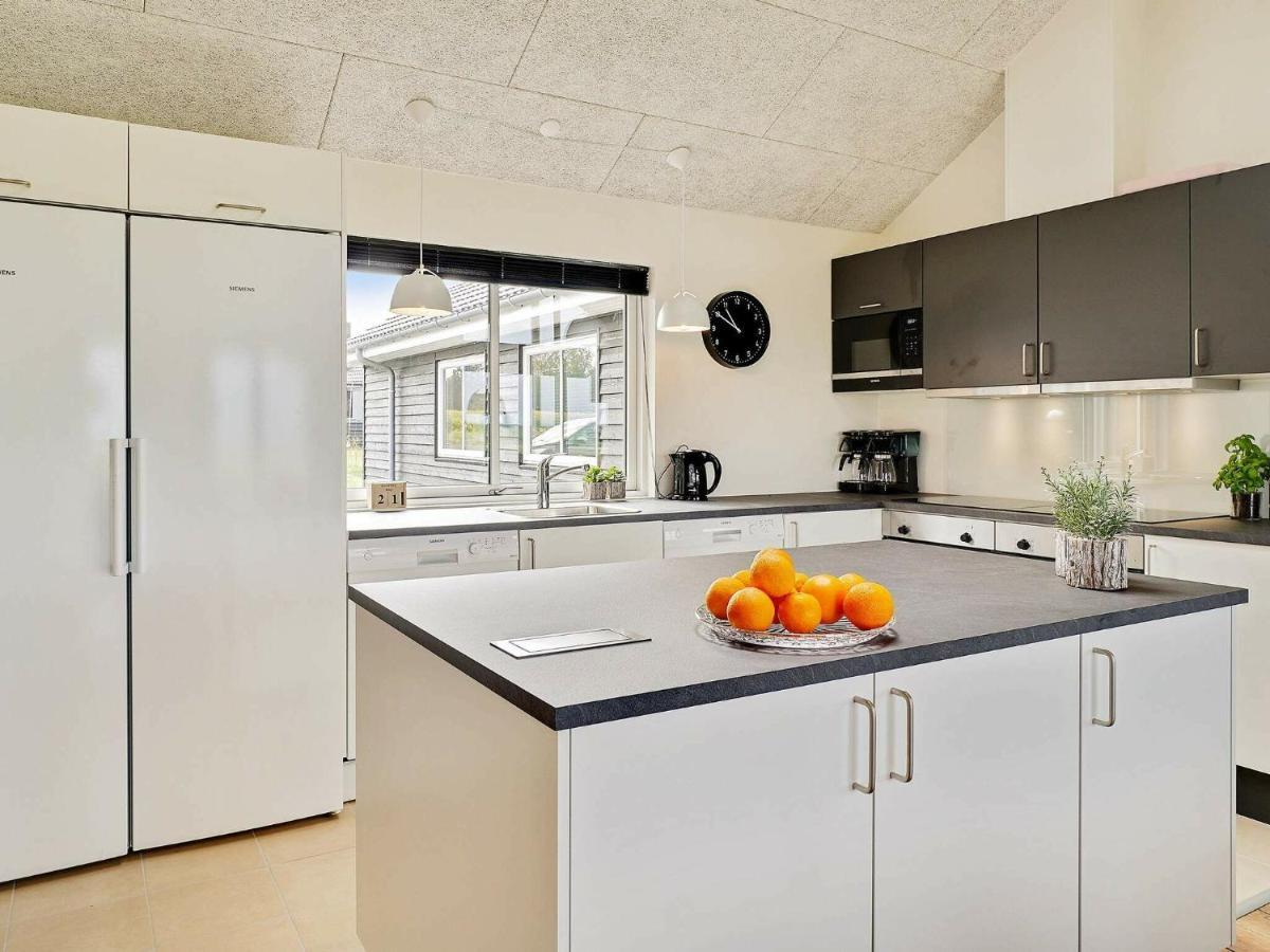 18 Person Holiday Home In Bogense Extérieur photo