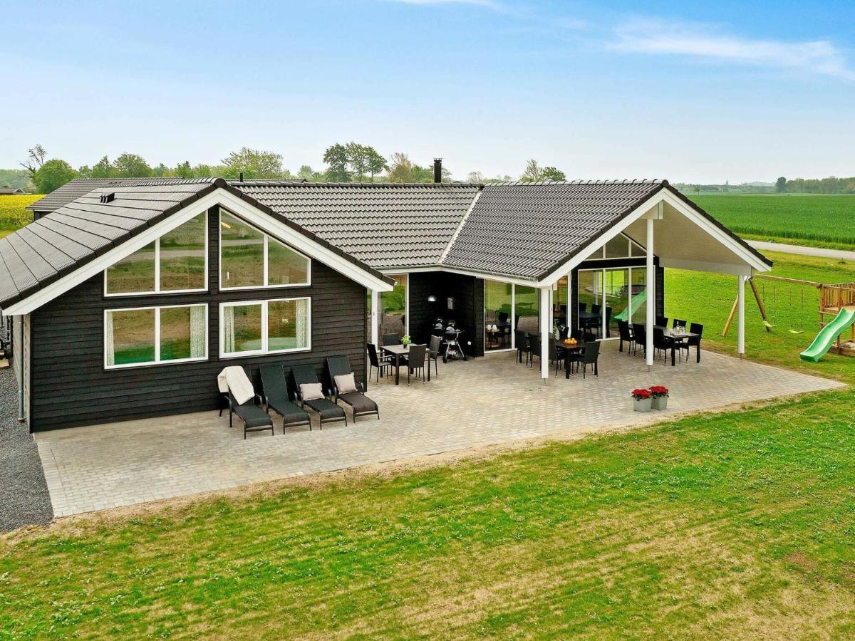 18 Person Holiday Home In Bogense Extérieur photo